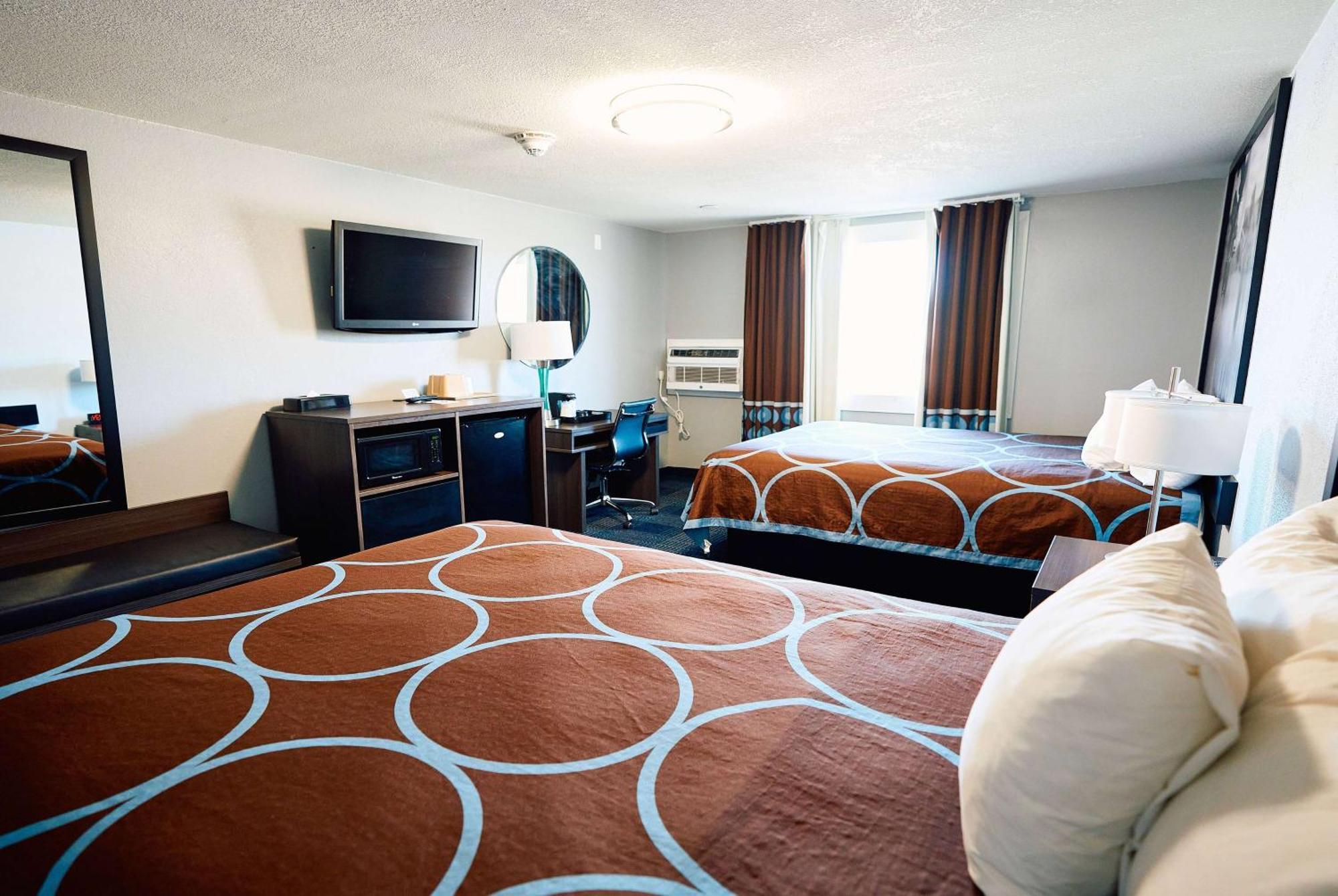 Hotel Super 8 By Wyndham Pueblo Zewnętrze zdjęcie